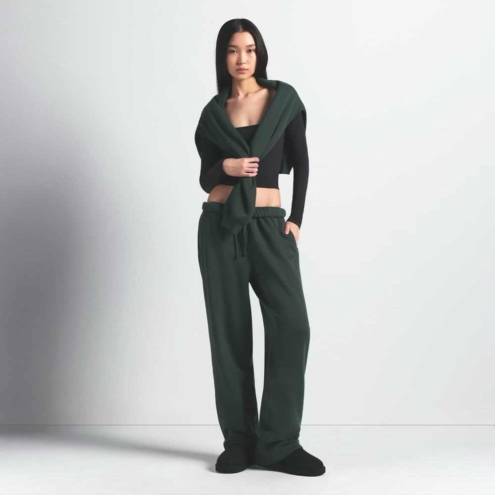 Skims Cotton Fleece Classic Straight Leg Sweatpants Size XS NWT in Spruce